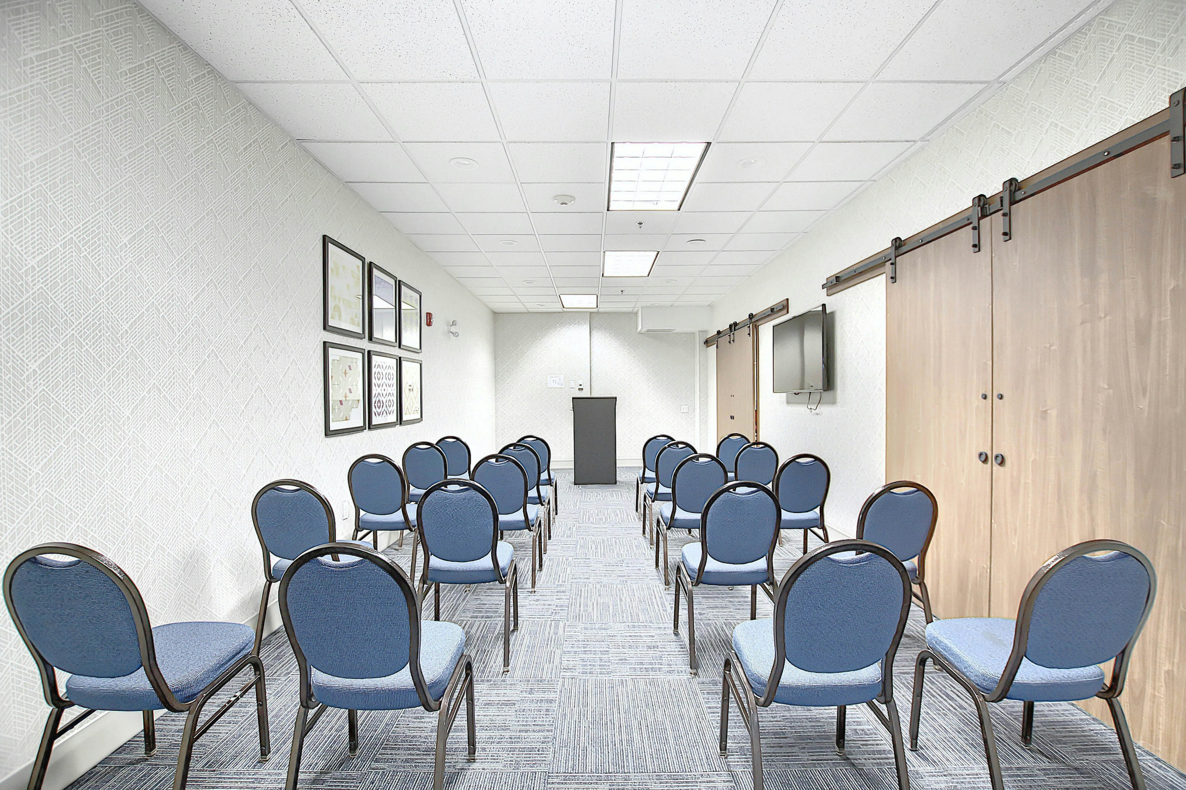 Holiday Inn Express Hotel Suites Airport Calgary 47/52