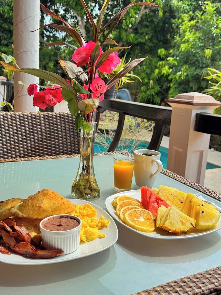 Caribbean Shores Bed & Breakfast 30/50