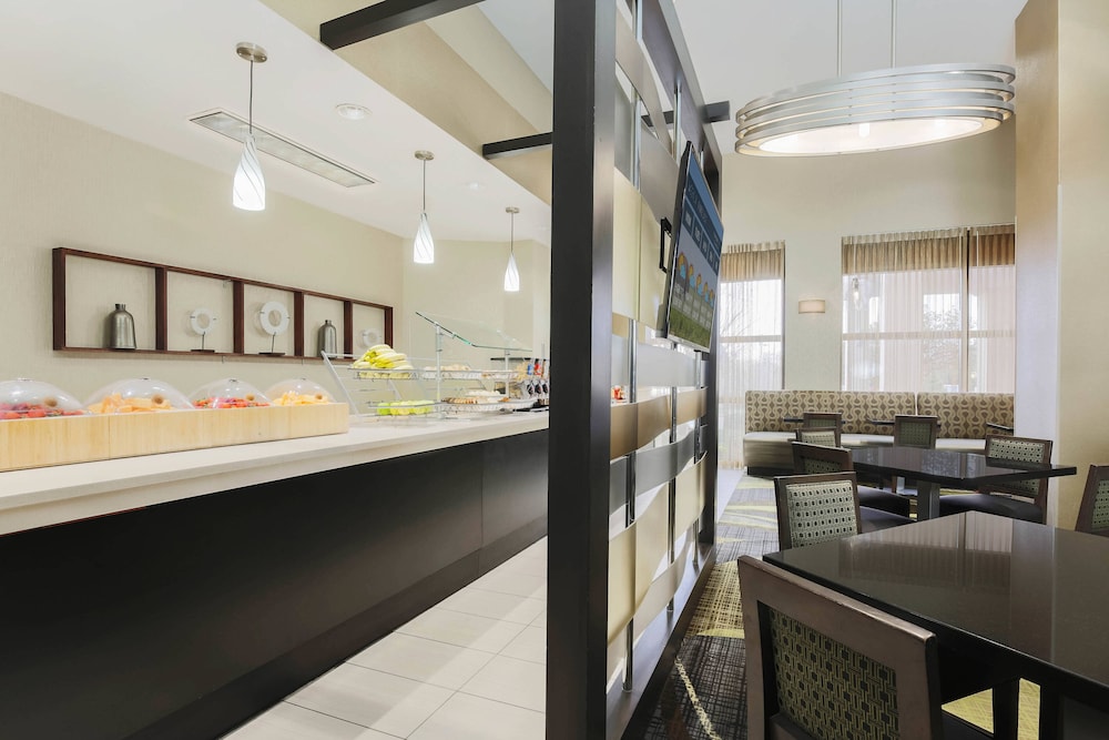 Springhill Suites Oklahoma City Quail Springs 23/35