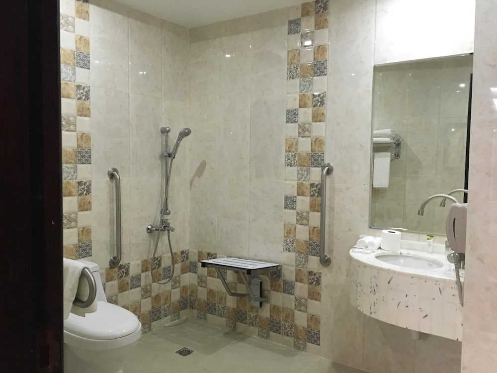 Royal Tulip Hotel 42/45