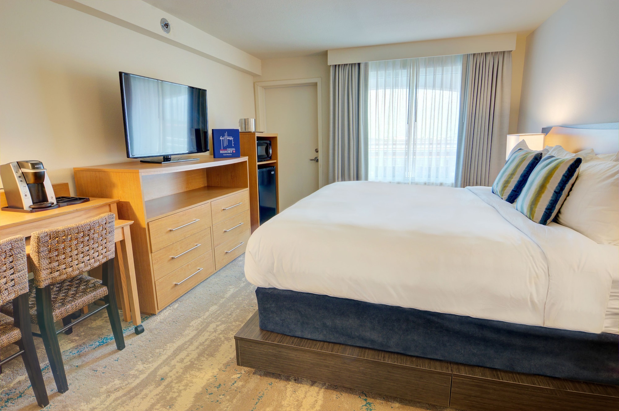 Room, King Bed, Balcony