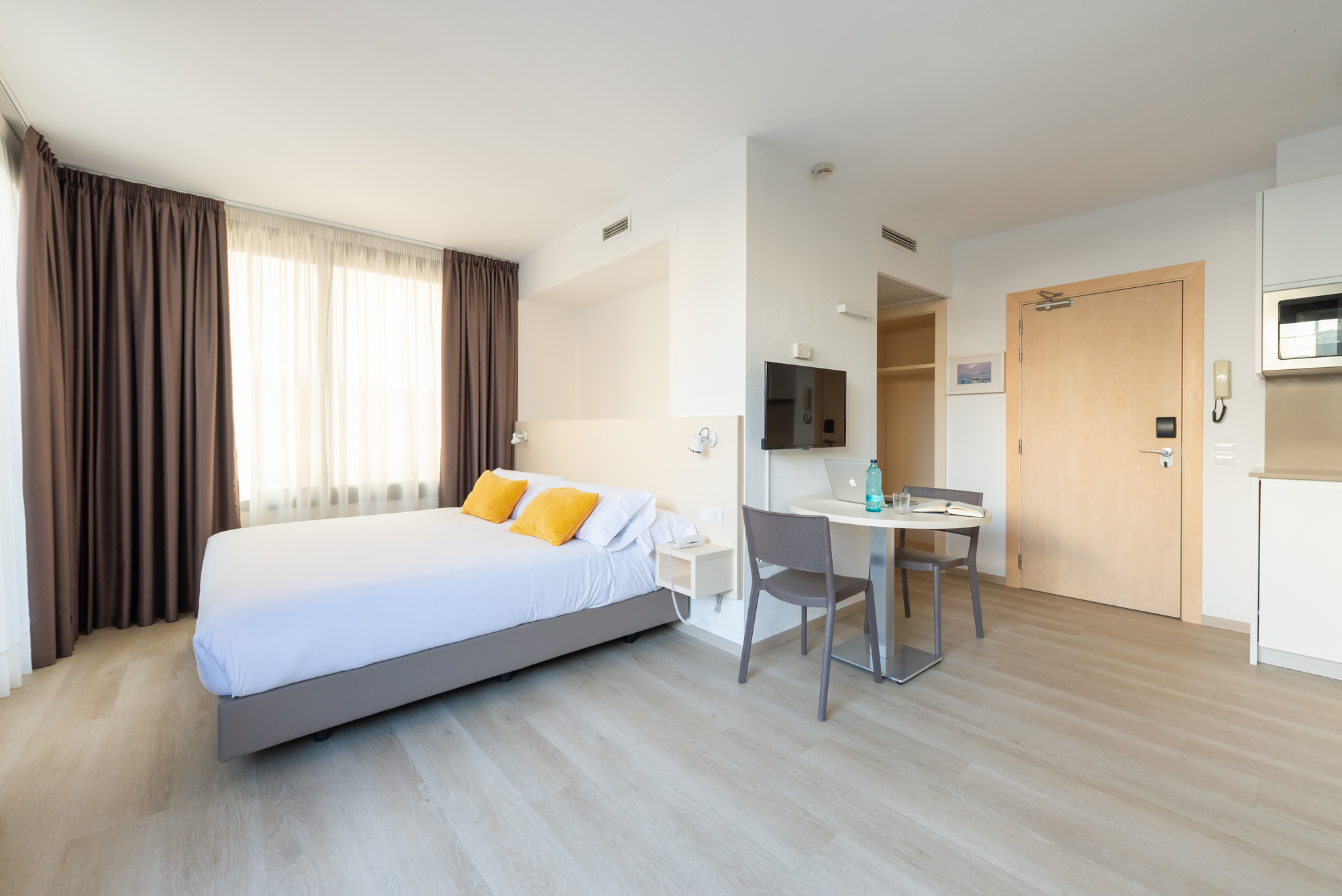 Superior, Studio, Single, Terrace