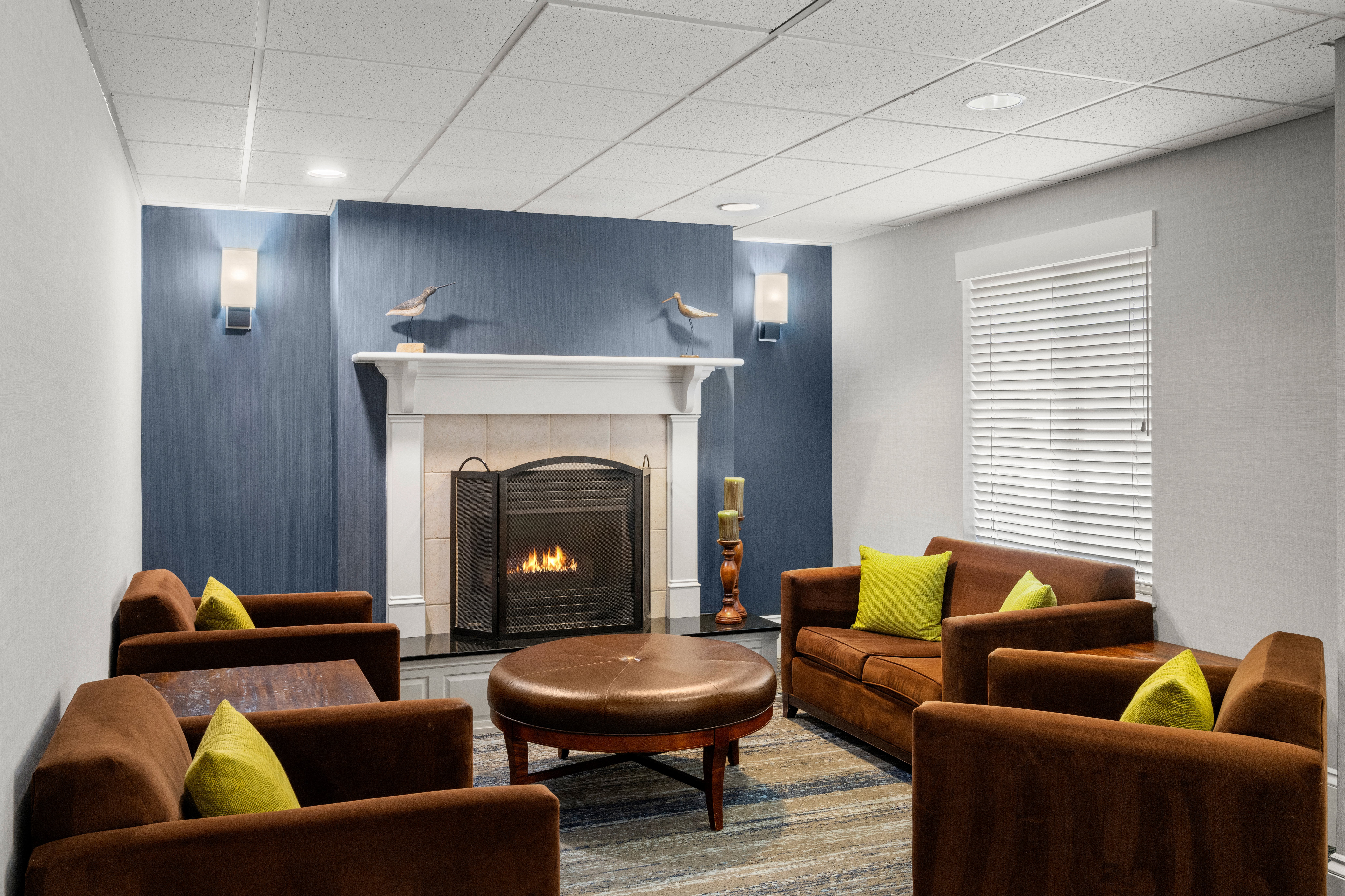 Holiday Inn Express Suites New Buffalo 54/76
