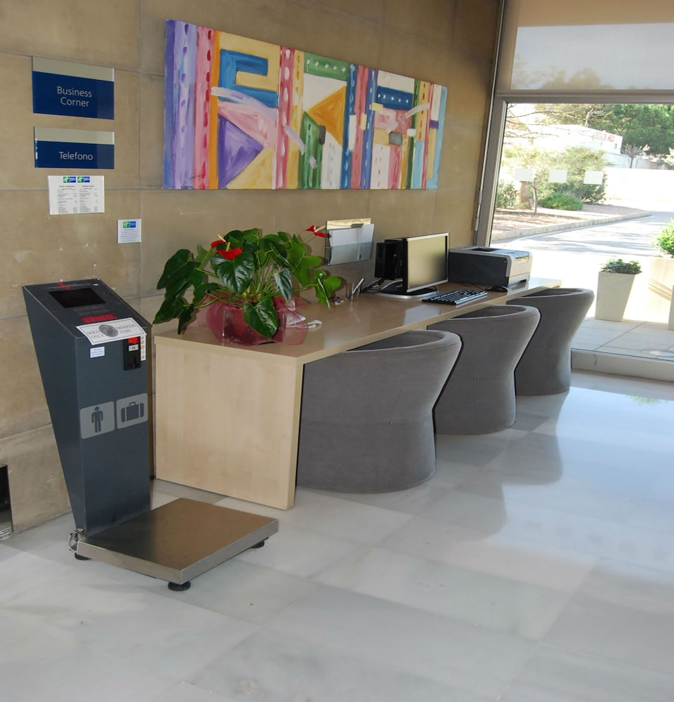 Holiday Inn Express Valencia Bonaire 11/50