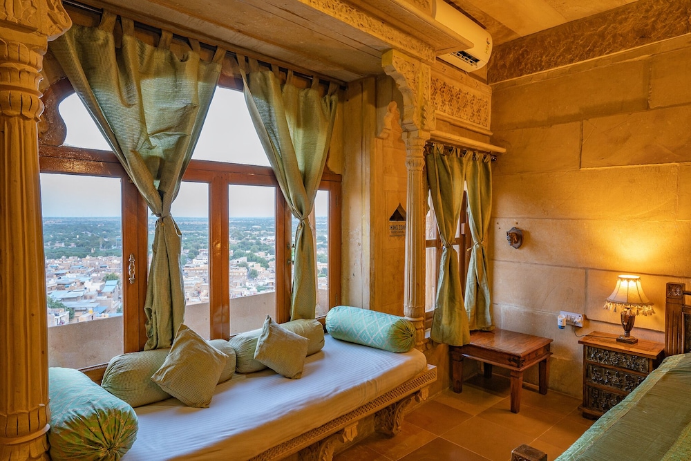 Garh Jaisal Haveli Hotel 12/37