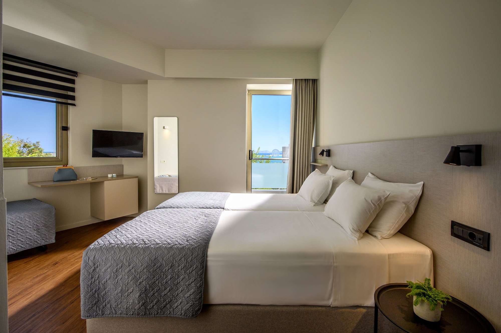 Family, Double and Twin Beds, Sea View, Marin Hotel 2/4