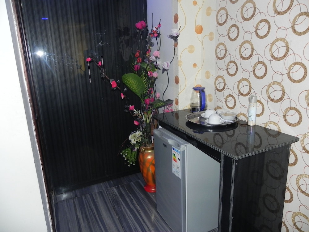 Gold Crown International Hotel 6/50
