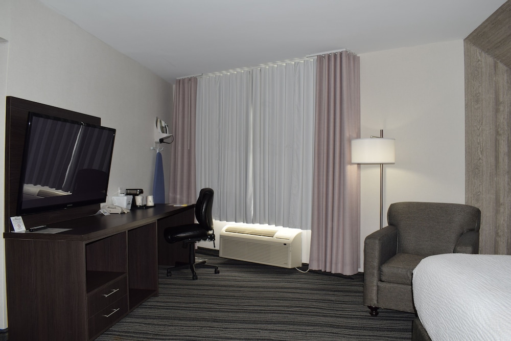 Days Inn By Wyndham Kingston 7/16