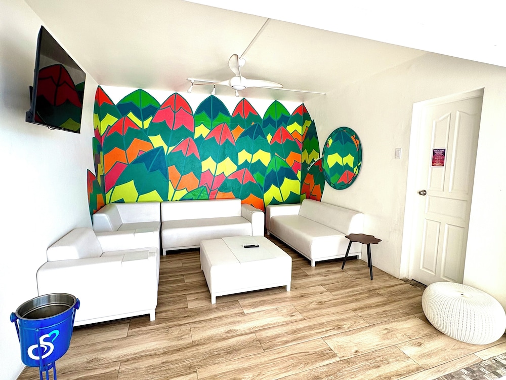 Sea View Beach Hotel 33/50