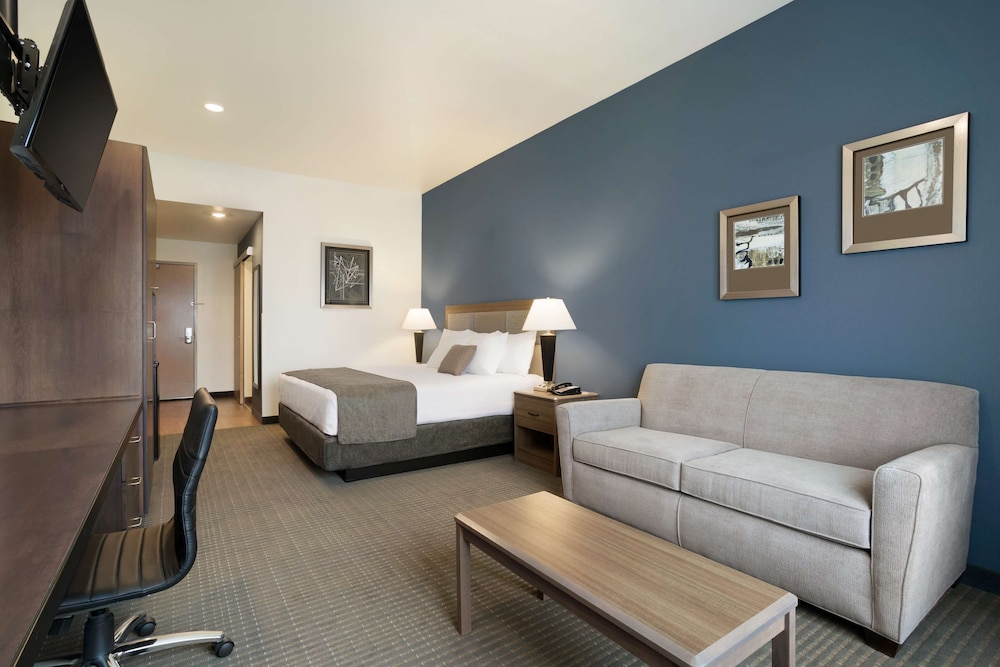Best Western Plus Peppertree Nampa Civic Center Inn 13/47