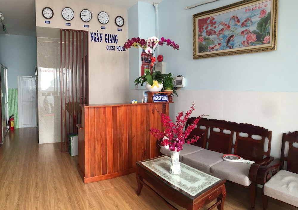 Ngan Giang Guest House 8/65