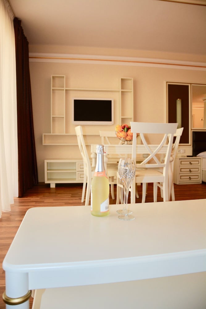 Golden Rainbow Vip Residence 58/71