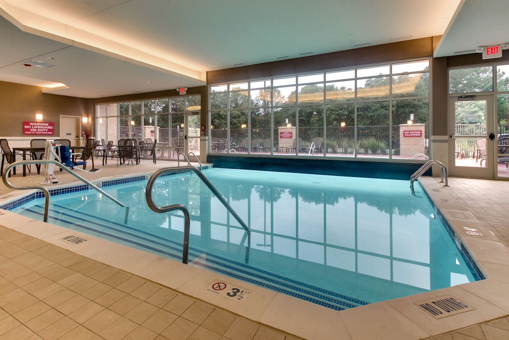 Drury Plaza Hotel Richmond 20/50