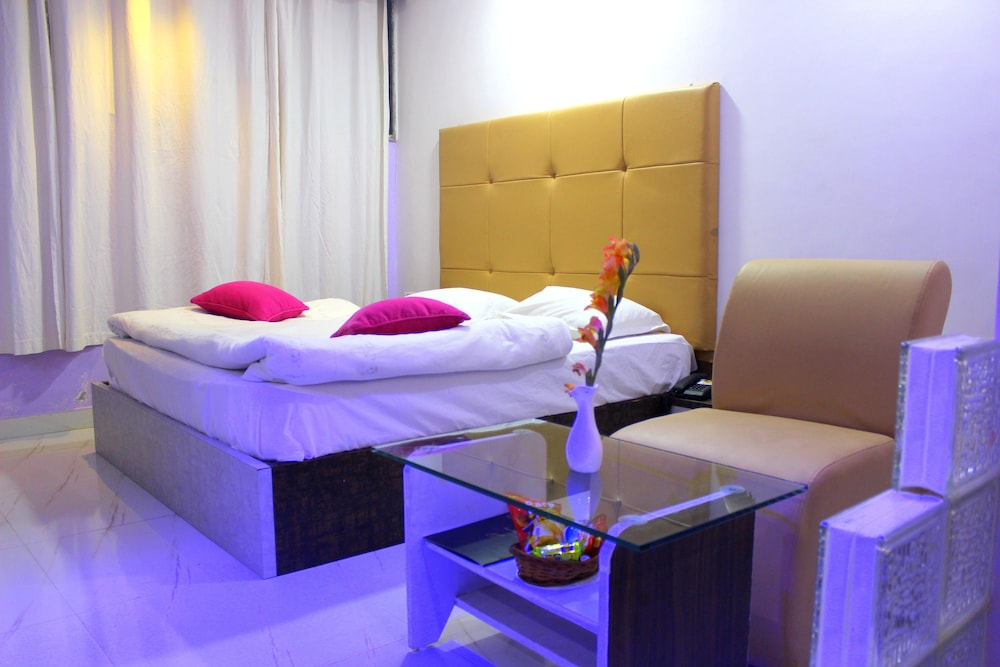 Hotel Toppers Corner Mount Abu 39/67