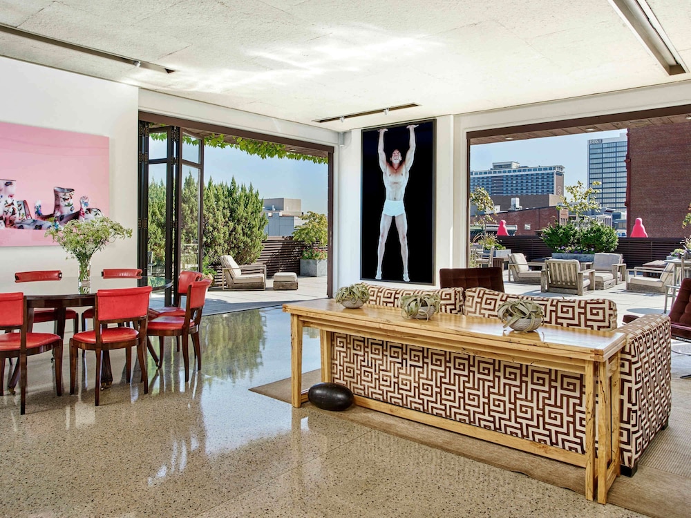 21C Museum Hotel Louisville 60/68