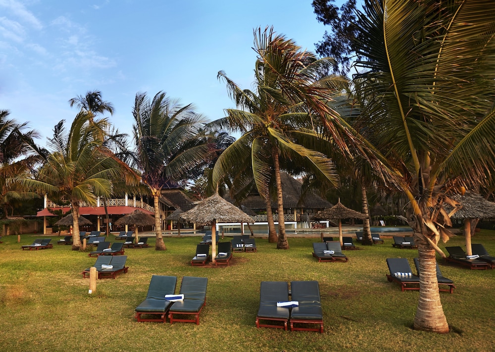Neptune Palm Beach Boutique Resort & Spa 40/50