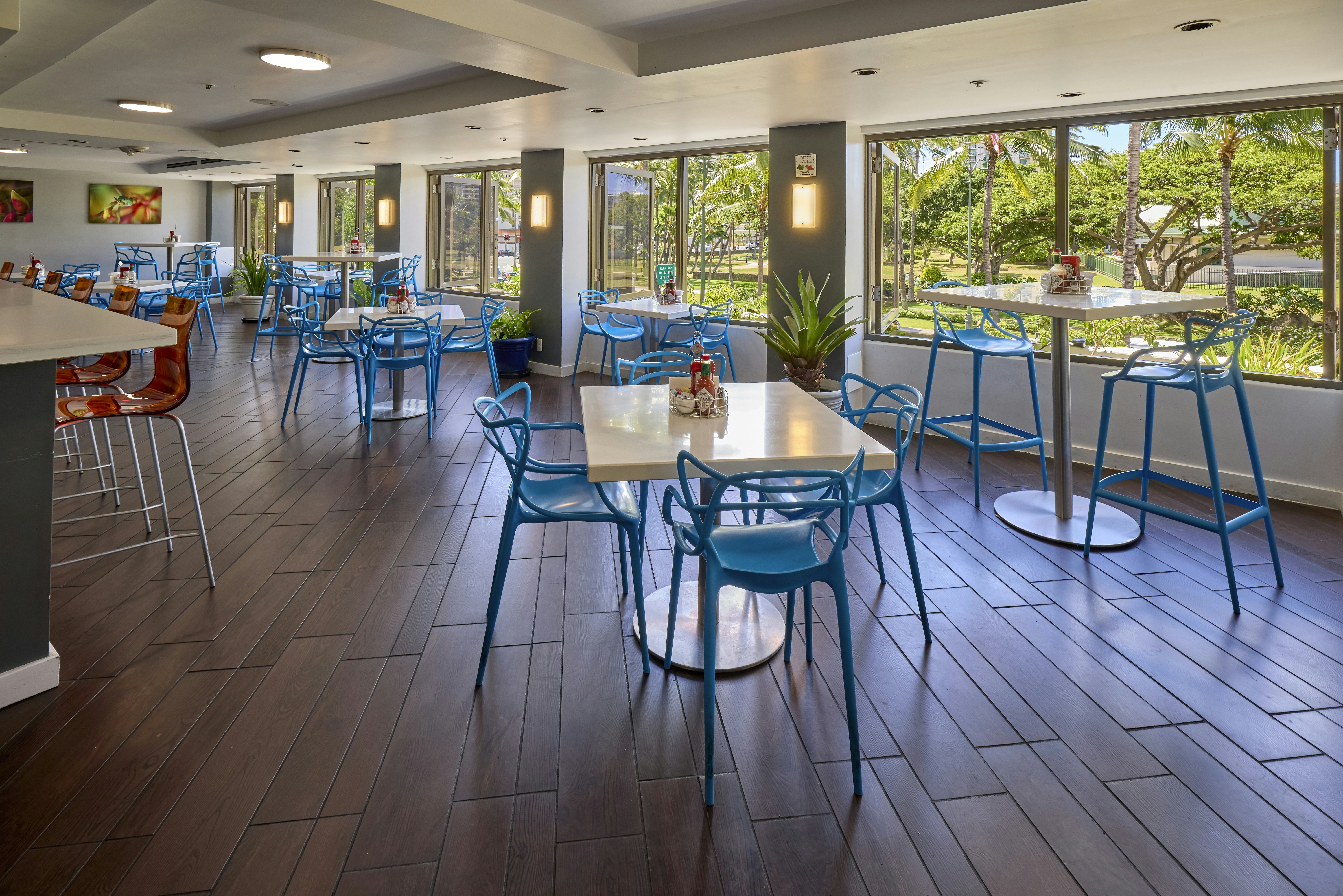 Doubletree By Hilton Alana Waikiki Beach Hotel 48/73