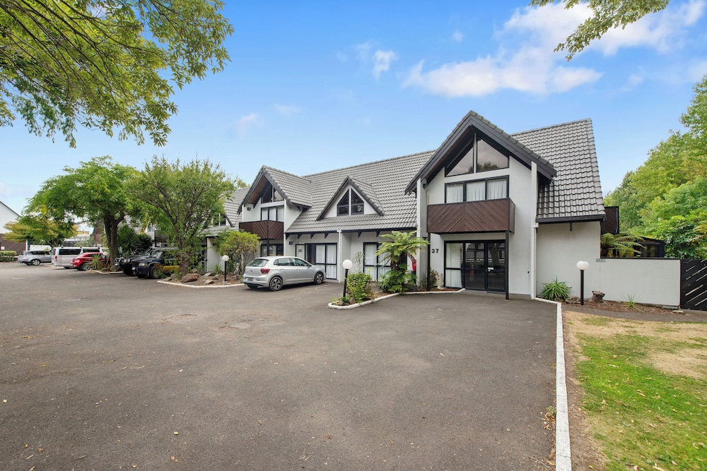 Wylie Court 58/64