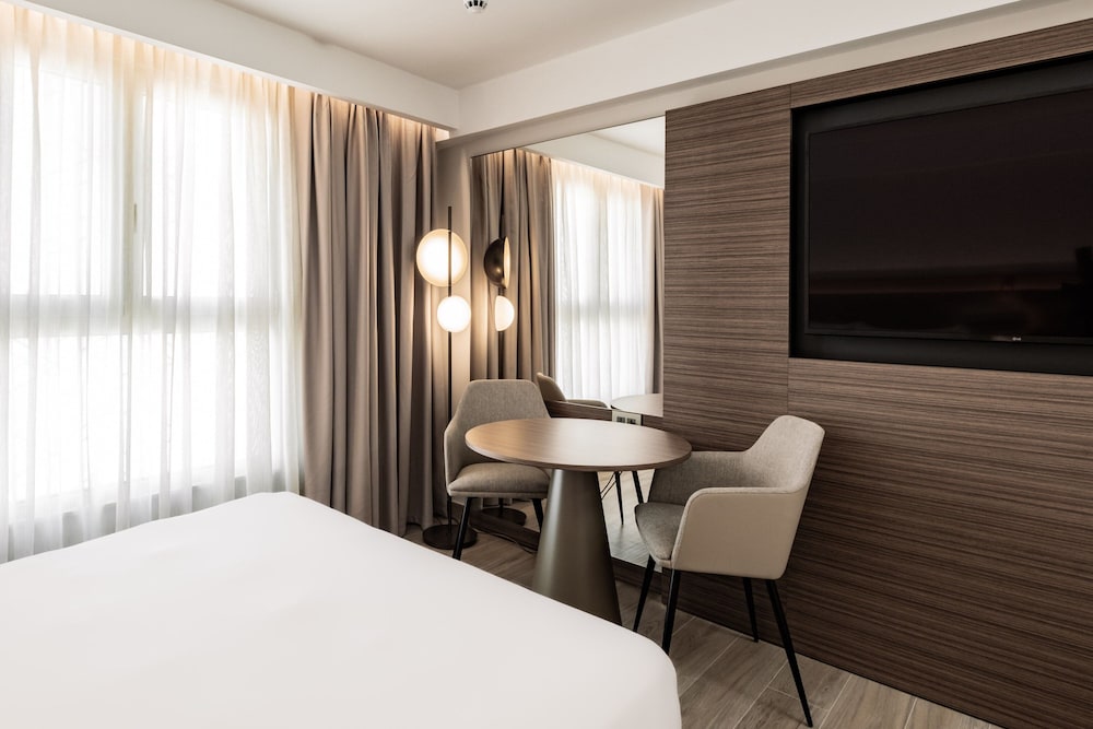 AC Hotel St. Julian's 31/40
