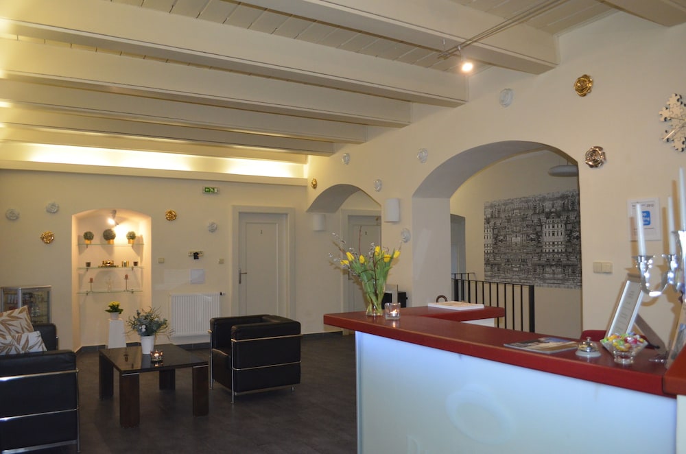 HOTEL PEREGRIN 13/72