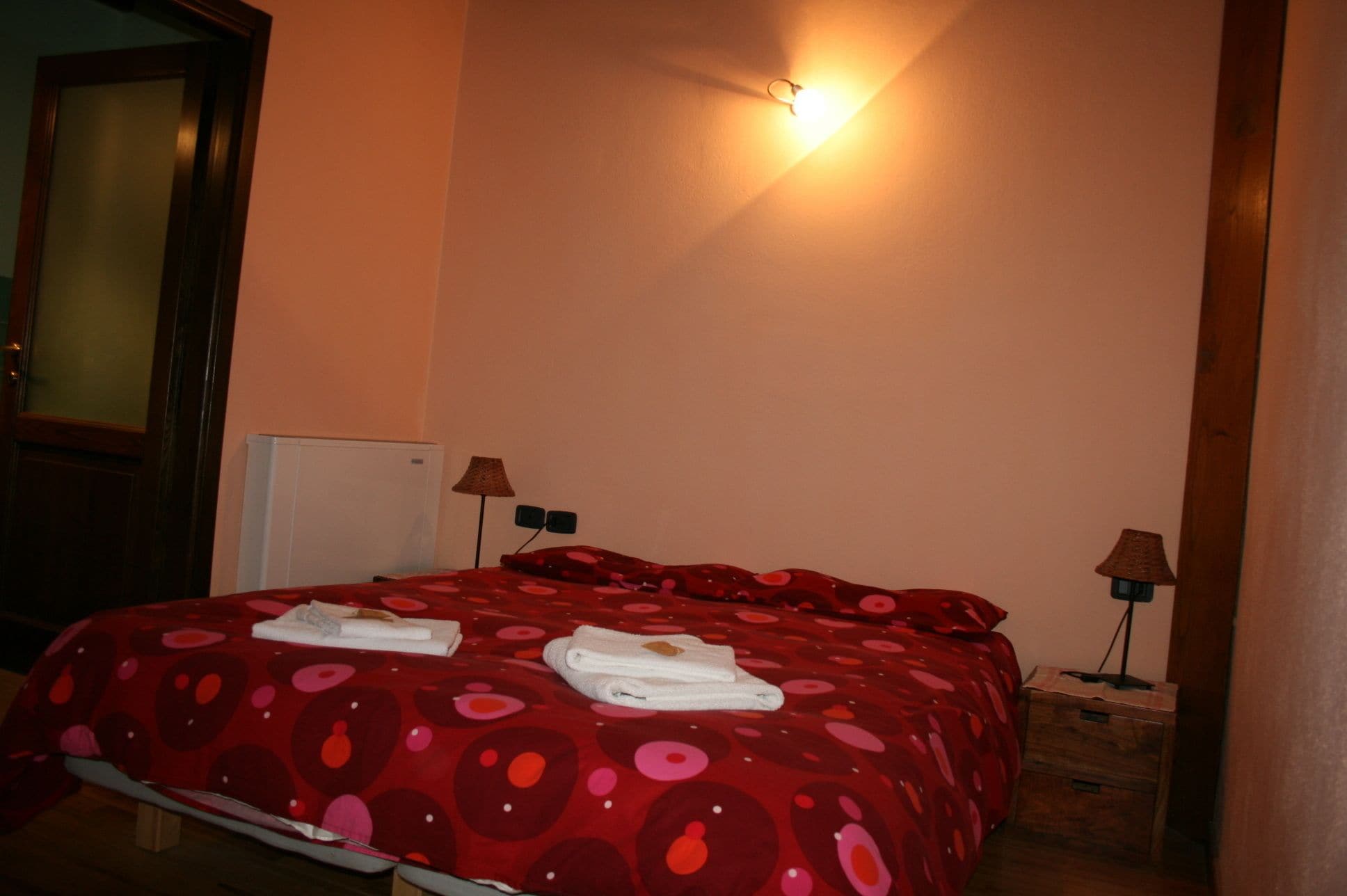 Queen Bed, Accessible