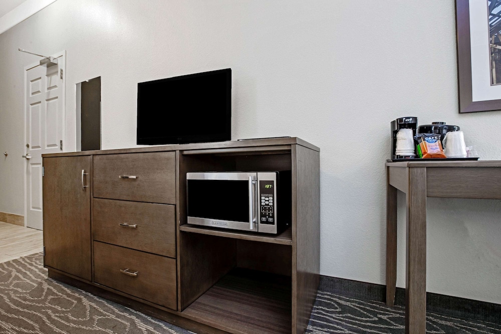 La Quinta Inn Suites Manteca Ripon 18/39