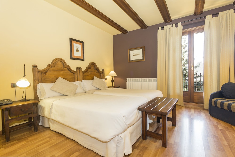HOTEL CASA CORNEL 8/31