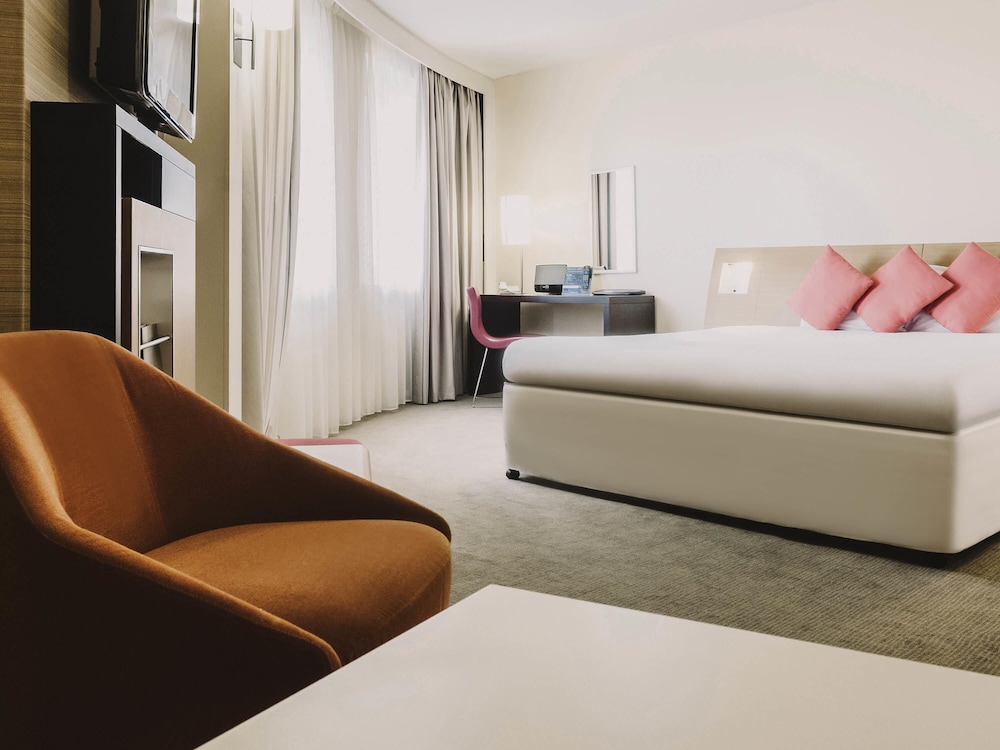 غرفة تنفيذية بسرير كينج مع أريكة، Novotel Liverpool Centre 3/6