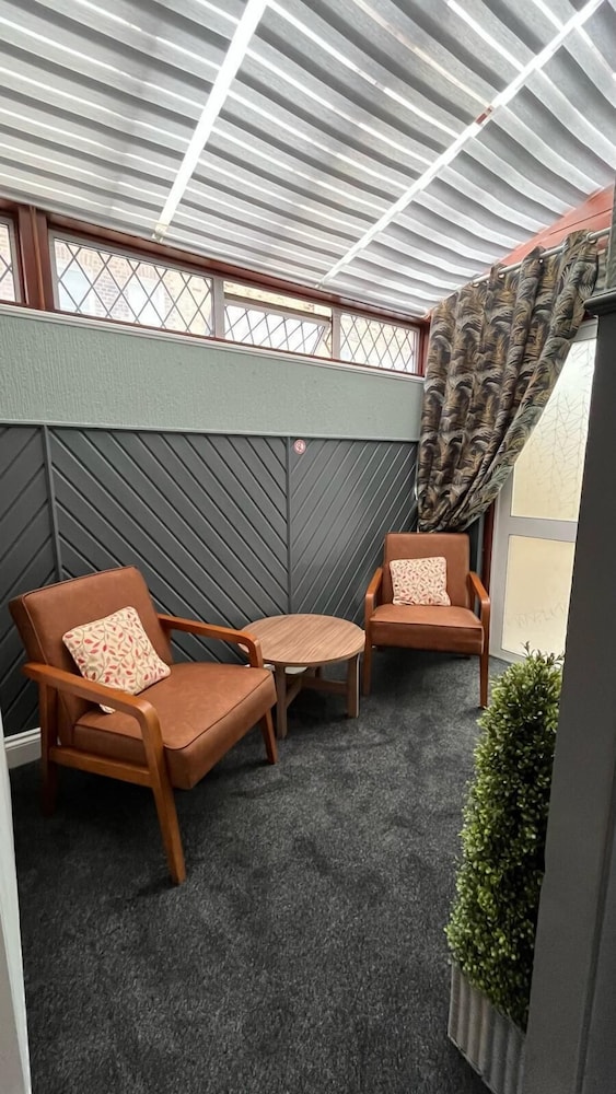 Charlotte Guest House 53/73