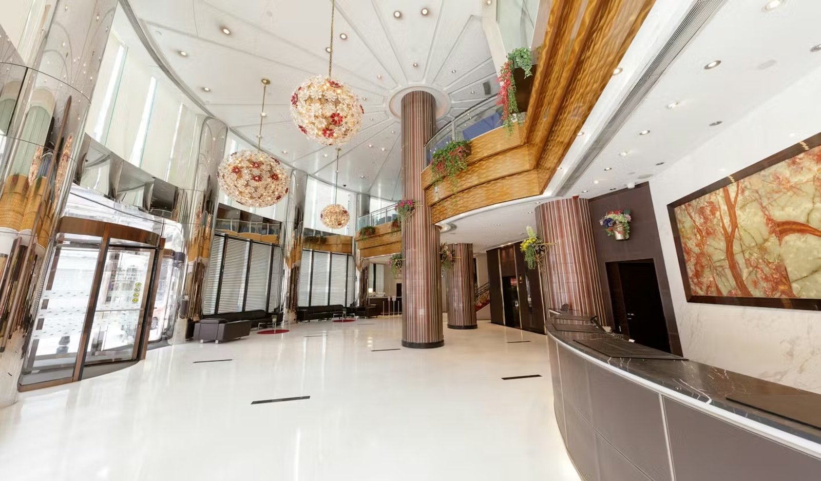 South Pacific Hotel 30/33