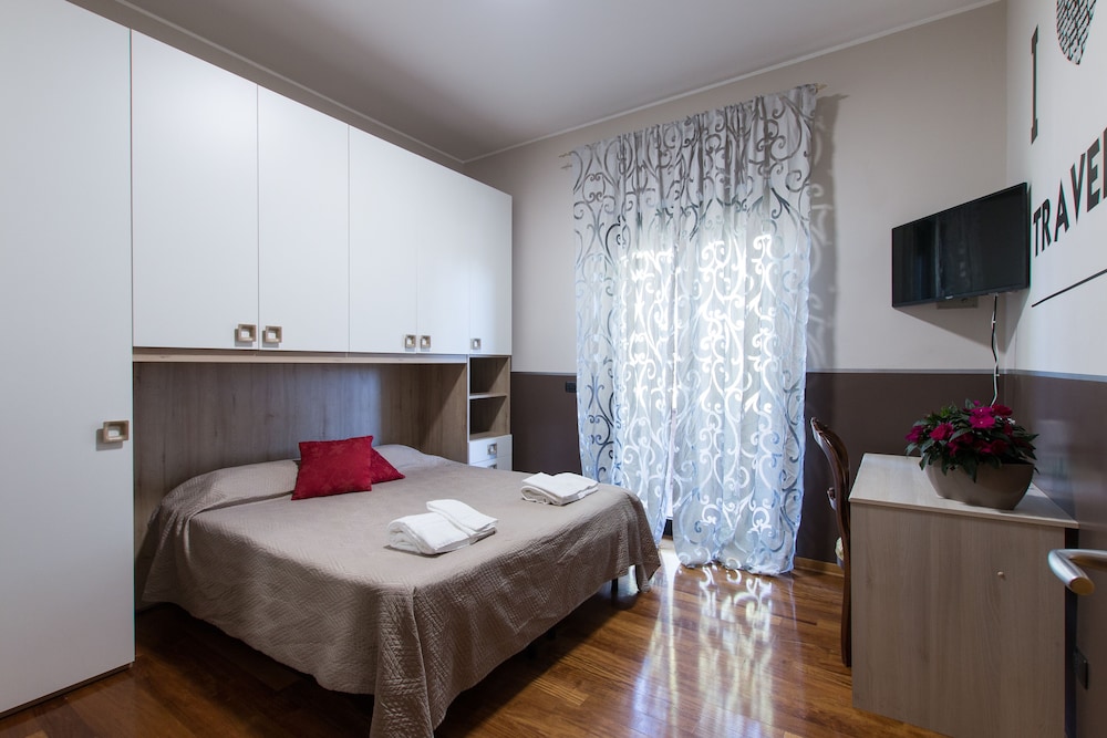 STANDARD, TWIN BEDS, BALCONY