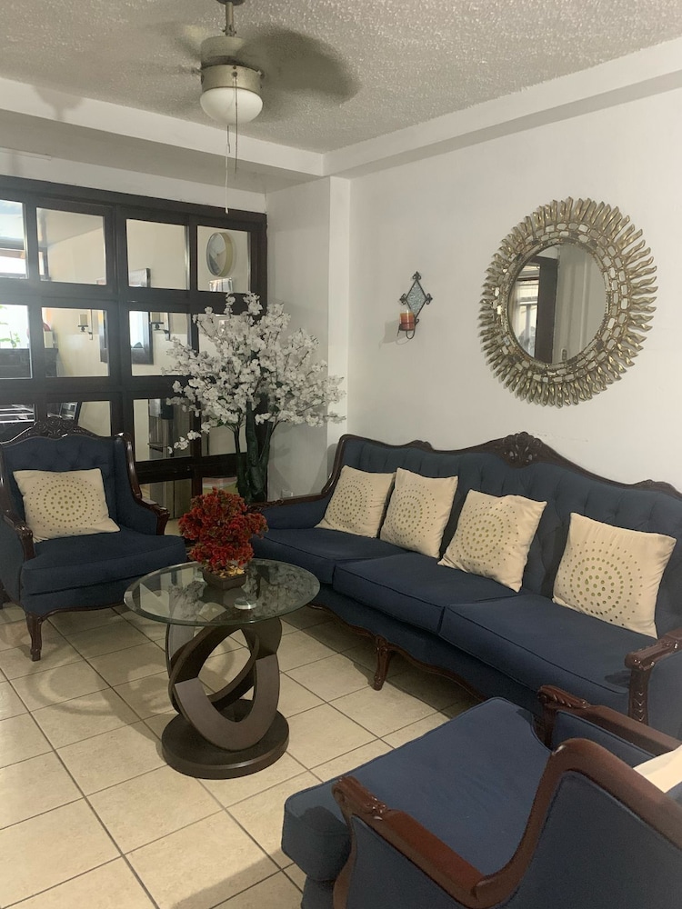 Hotel Tazumal House 57/82