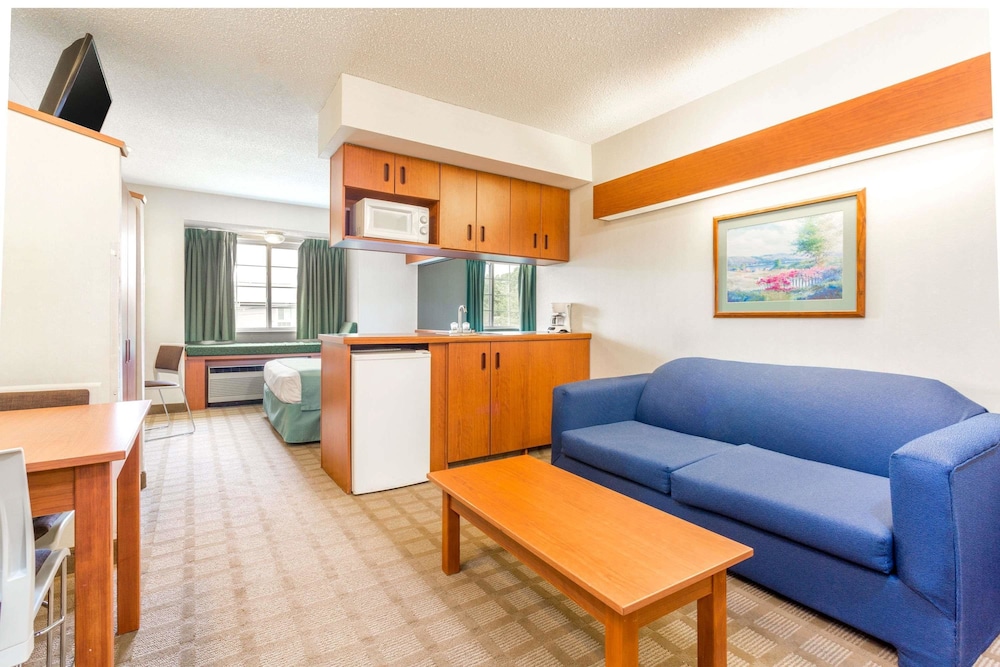 Microtel Inn Suites By Wyndham Dry Ridge 17/30