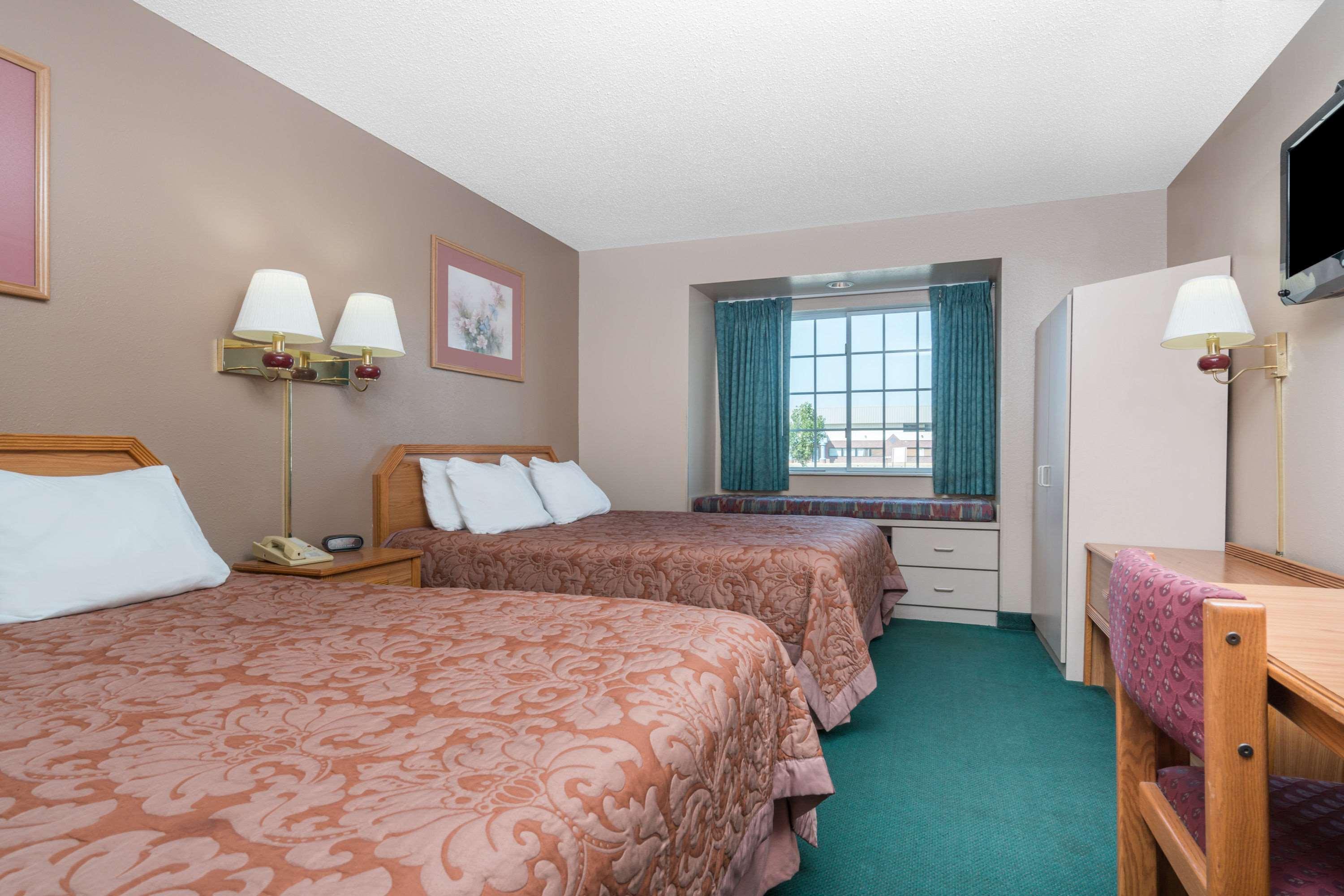 Room, 2 Queen Beds
