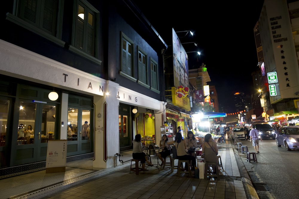 Tian Jing Hotel 62/68