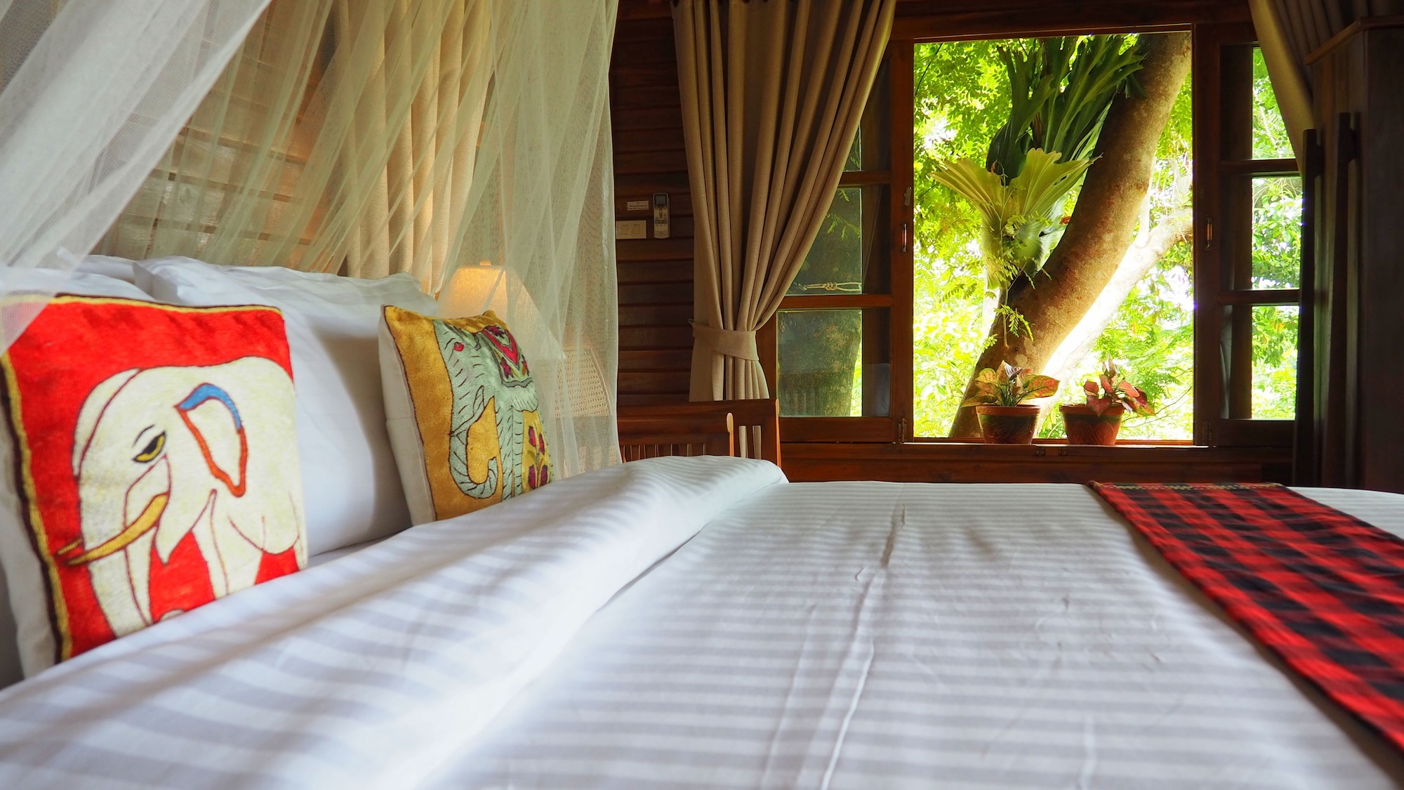 2 BEDROOMS, RESIDENCE