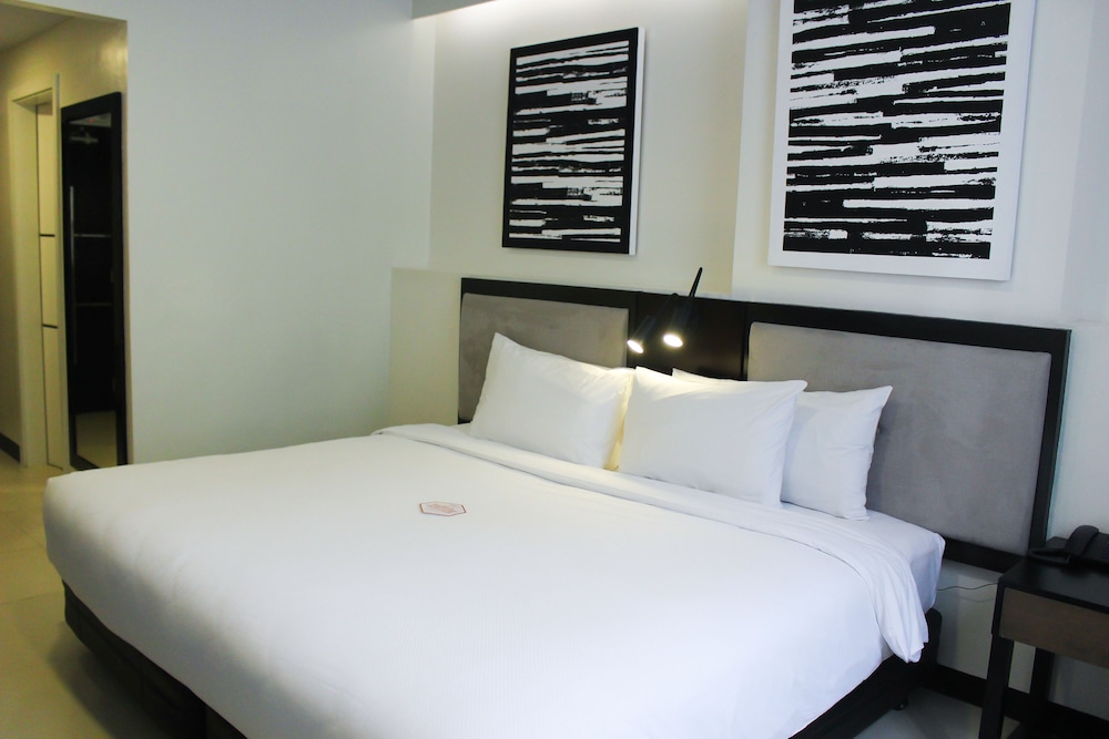Summit Hotel Magnolia 18/70