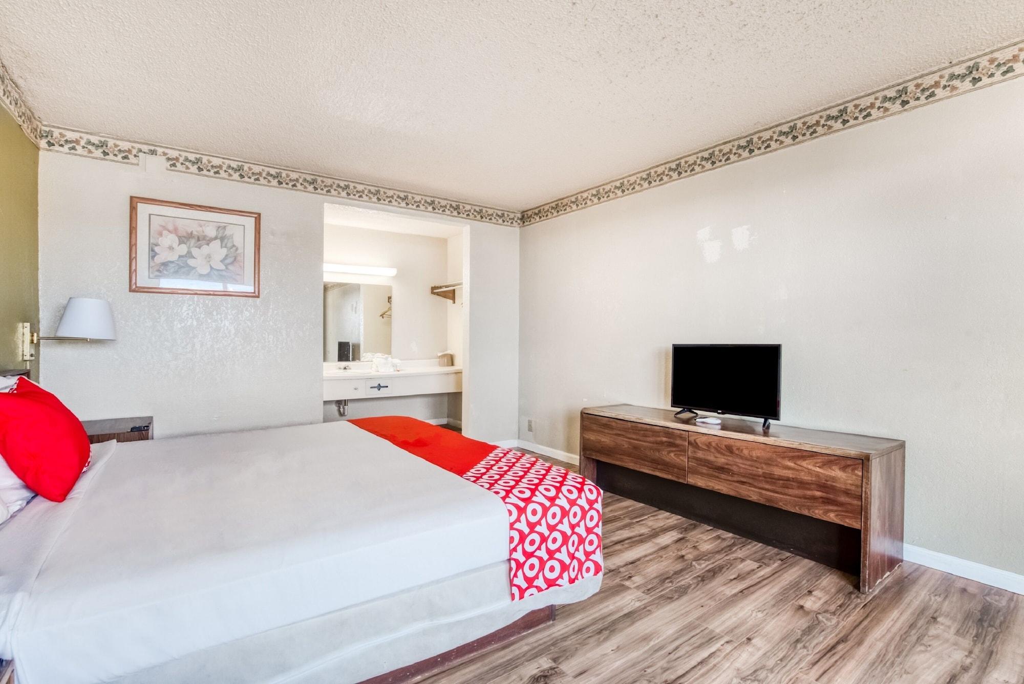 Hotel Brownwood Hwy 67 (ex. Budget Inn & Suites Brownwood) 12/43