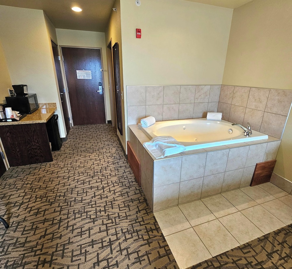 Cobblestone Inn & Suites - Clintonville 19/50