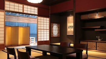 Kizashi The Suite 39/49
