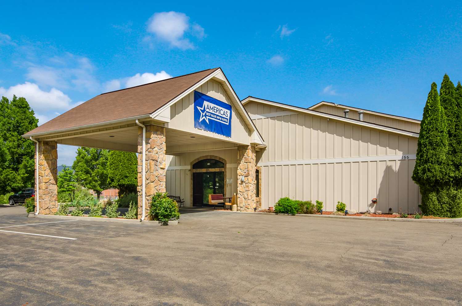 Americas Best Value Inn & Suites Independence Va 2/40