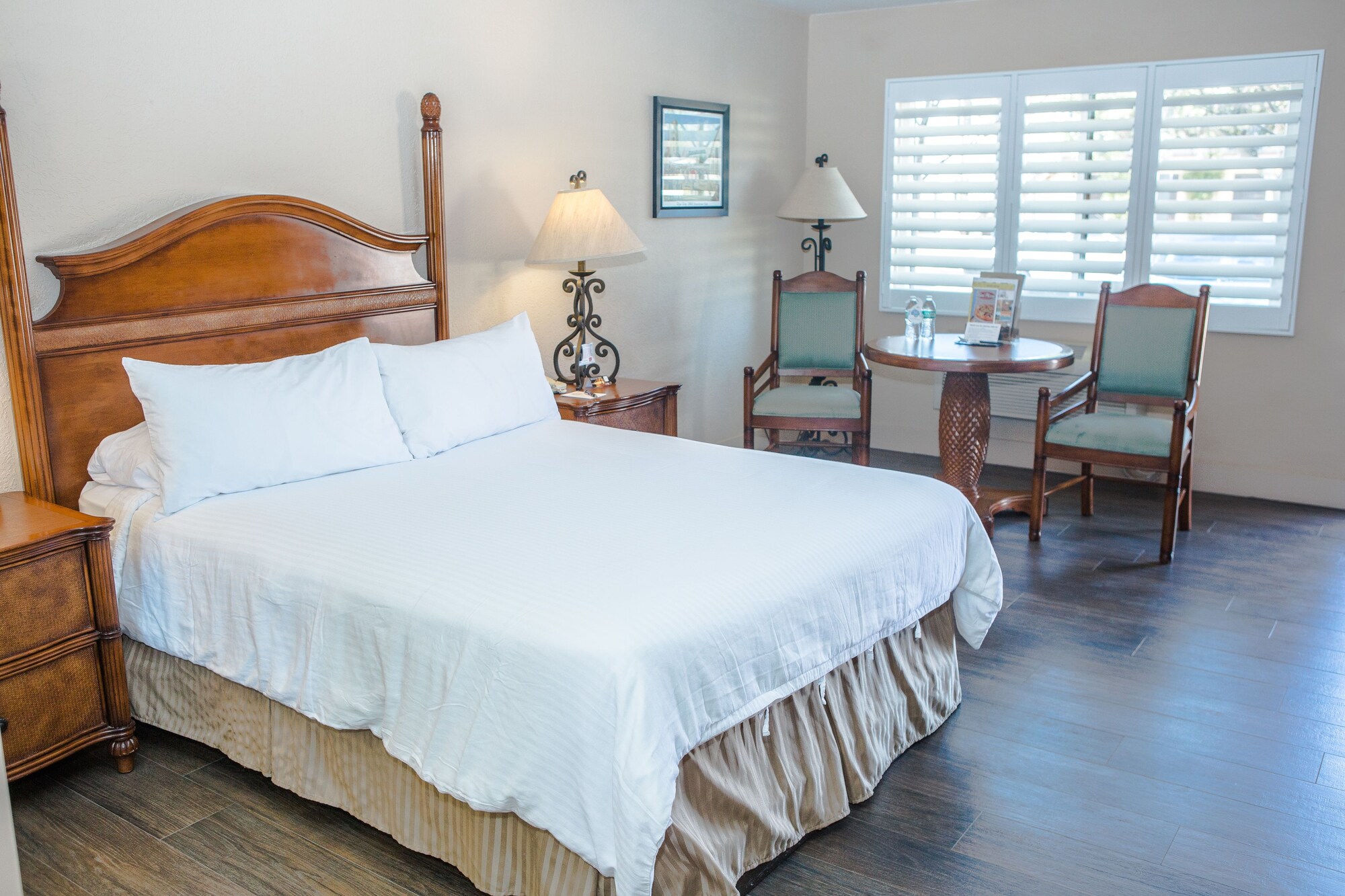 Upstairs, Queen Bed