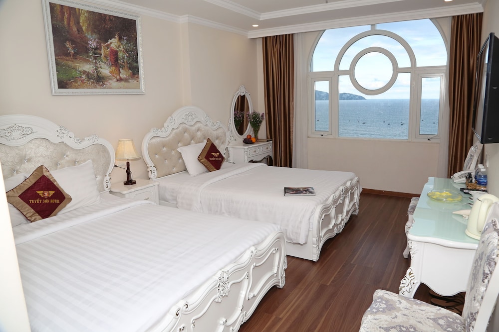 Tuyet Son Hotel 35/68