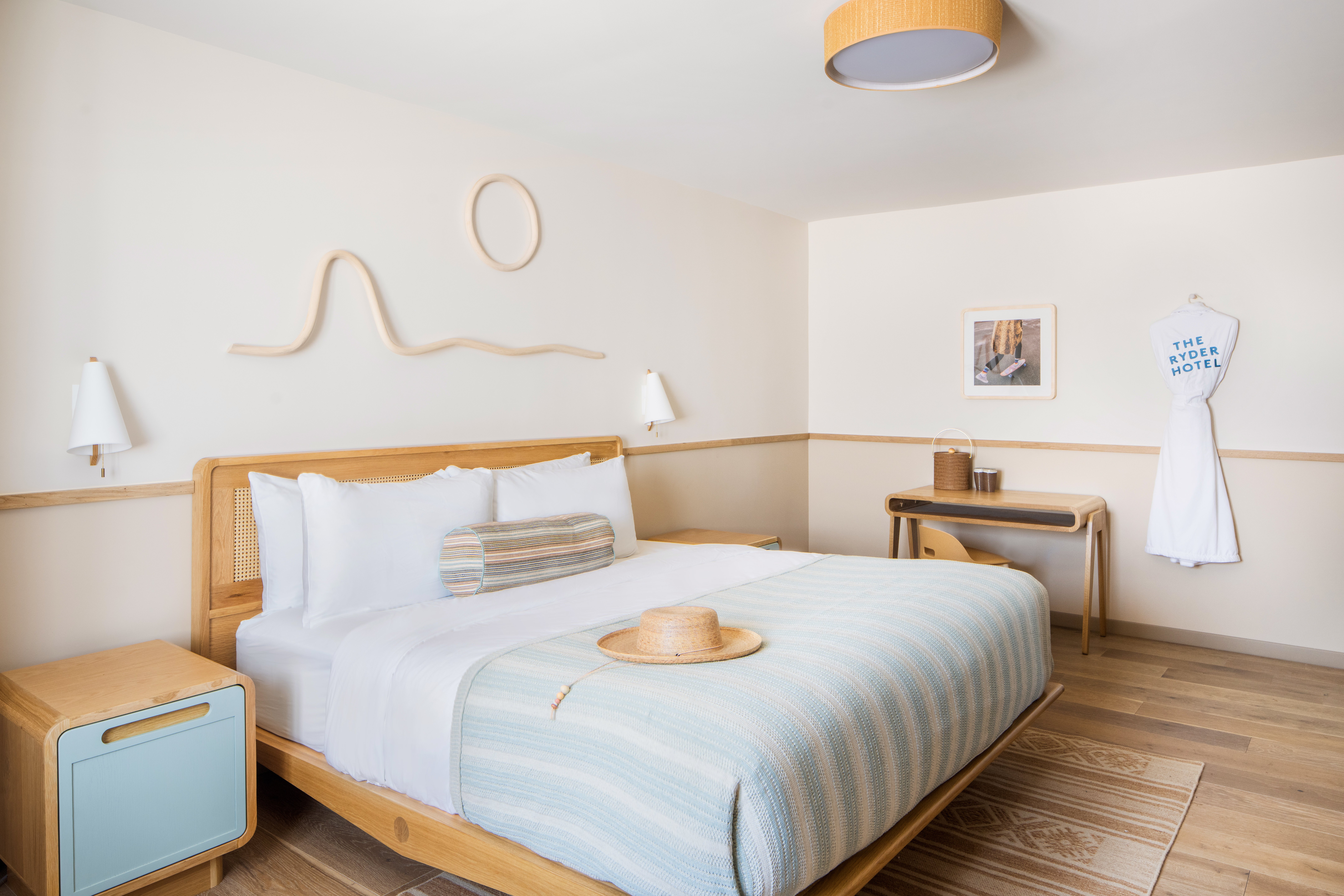 ROOM, KING BED, ACCESSIBLE