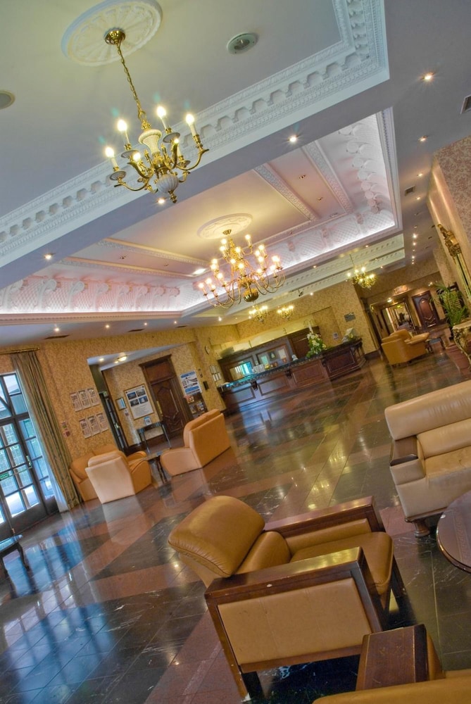 Royal Court Hotel Coventry 10/61