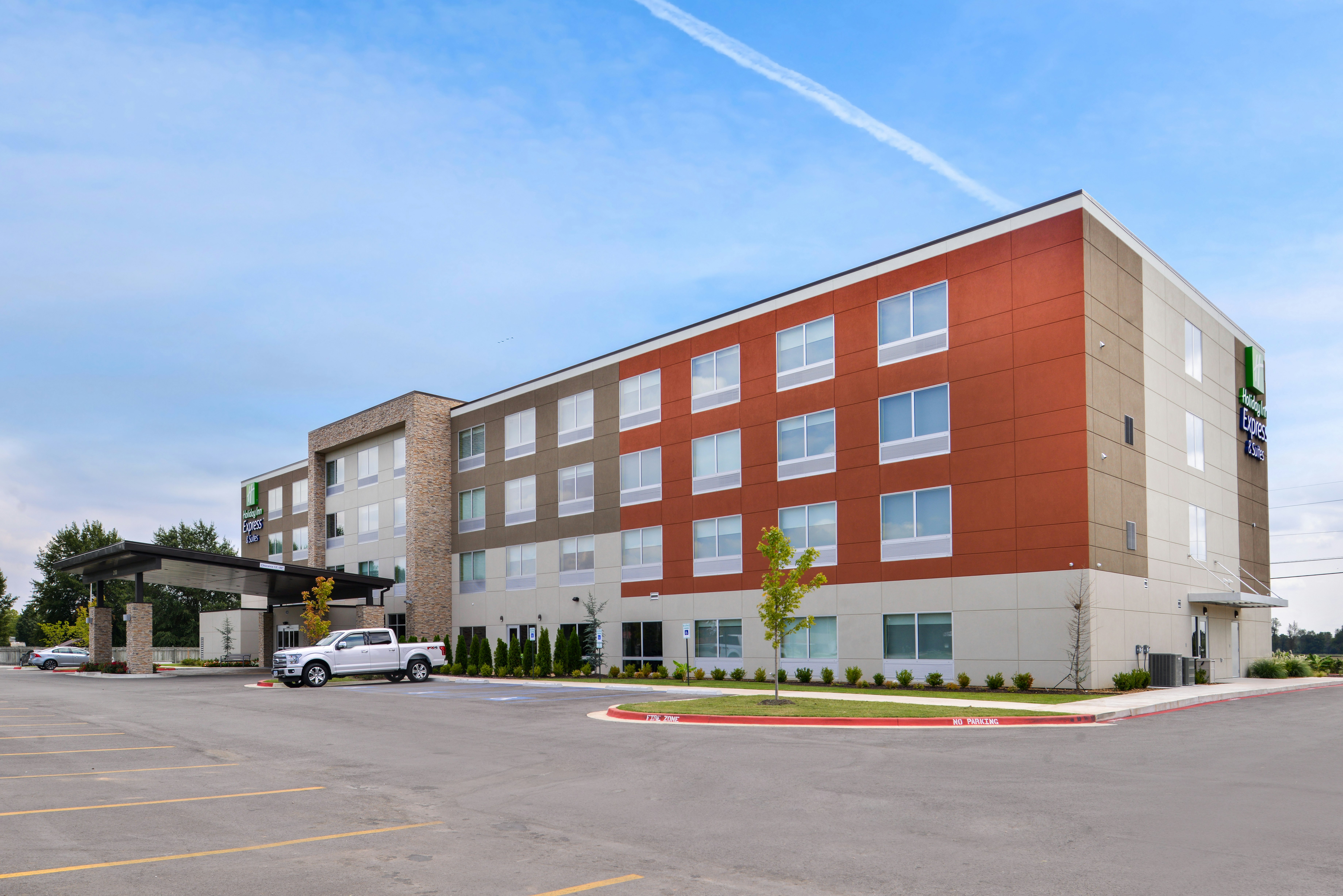 Holiday Inn Express Suites Siloam Springs 55/57