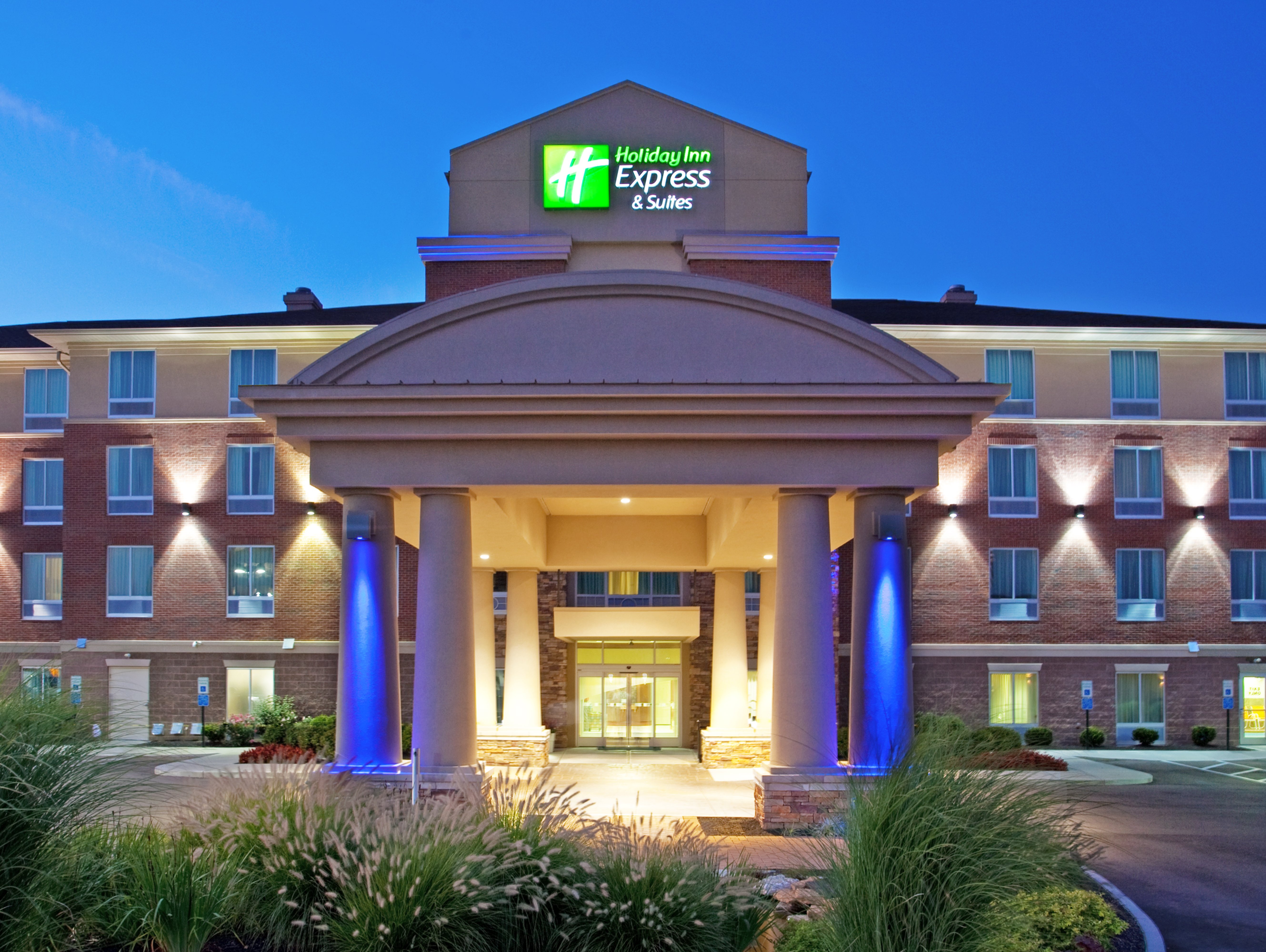 Holiday Inn Express Suites Cincinnati Mason 4/49