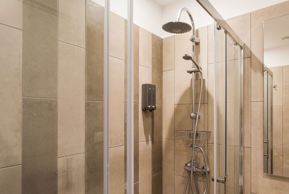 Dynasta Central Suites 33/36
