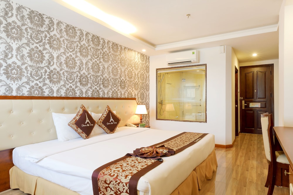 Paris Nha Trang Hotel & Apartment 22/72