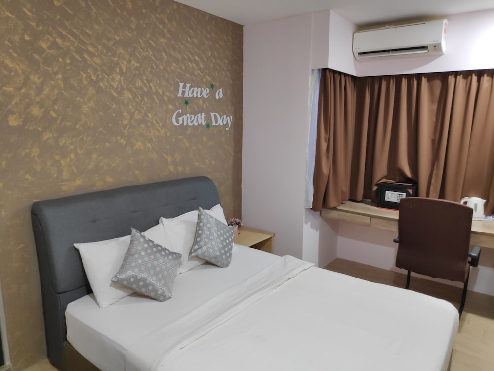 SH Hotel Kota Damansara 10/50
